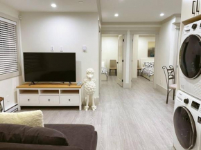 Entire Brand new 3 bedroom 2 bathroom Guesthouse